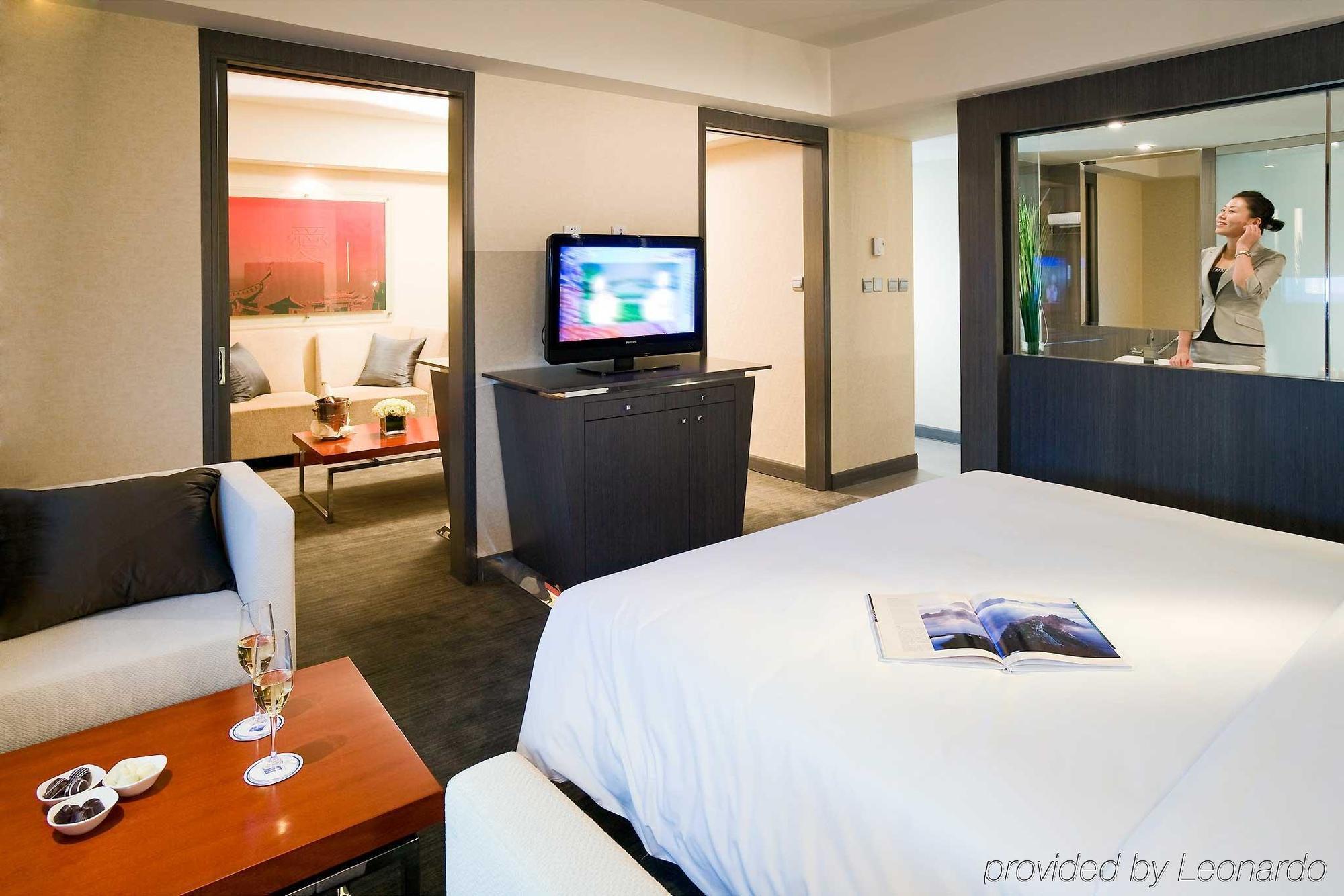 Novotel Beijing Sanyuan Екстер'єр фото