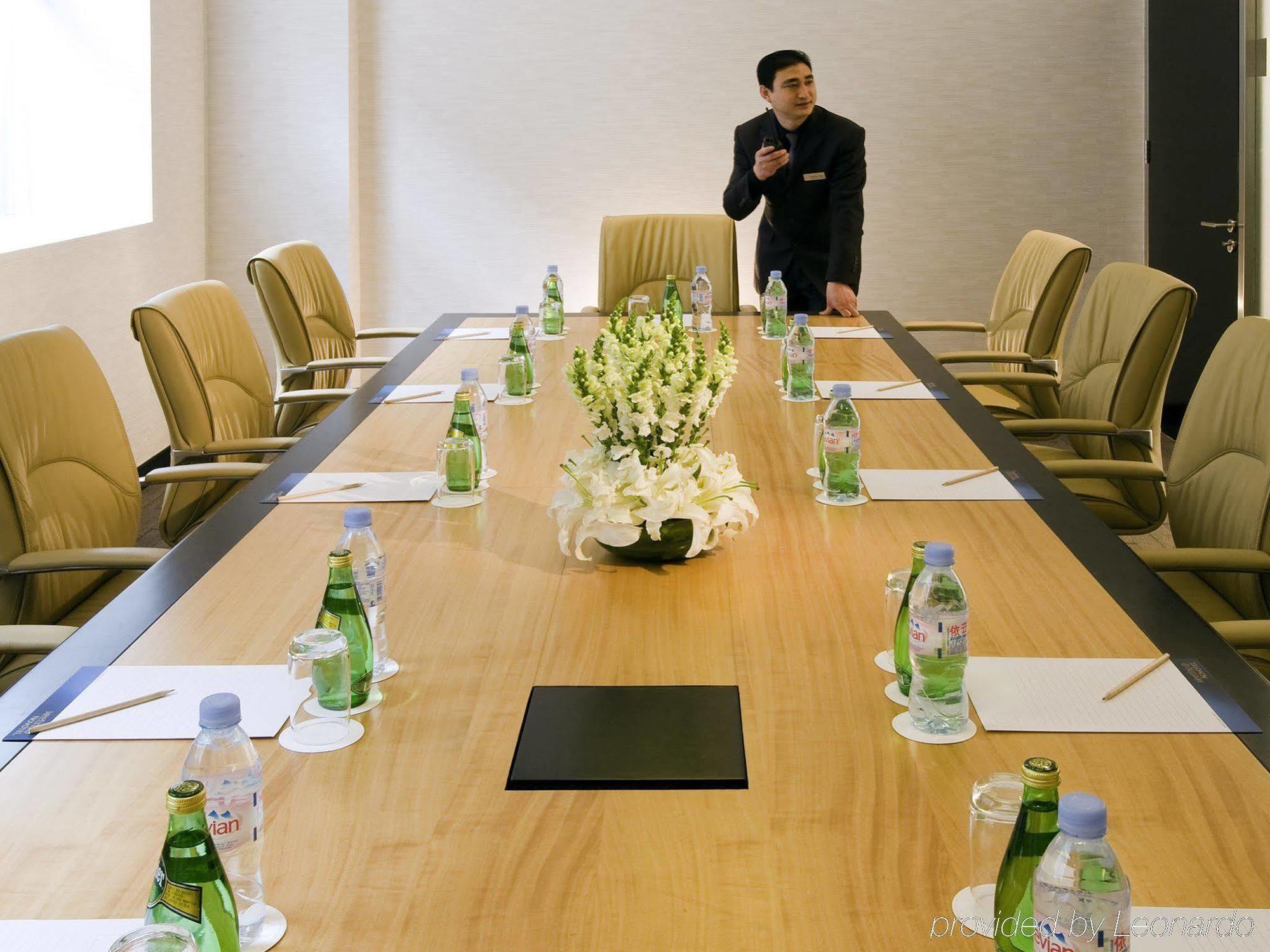Novotel Beijing Sanyuan Екстер'єр фото