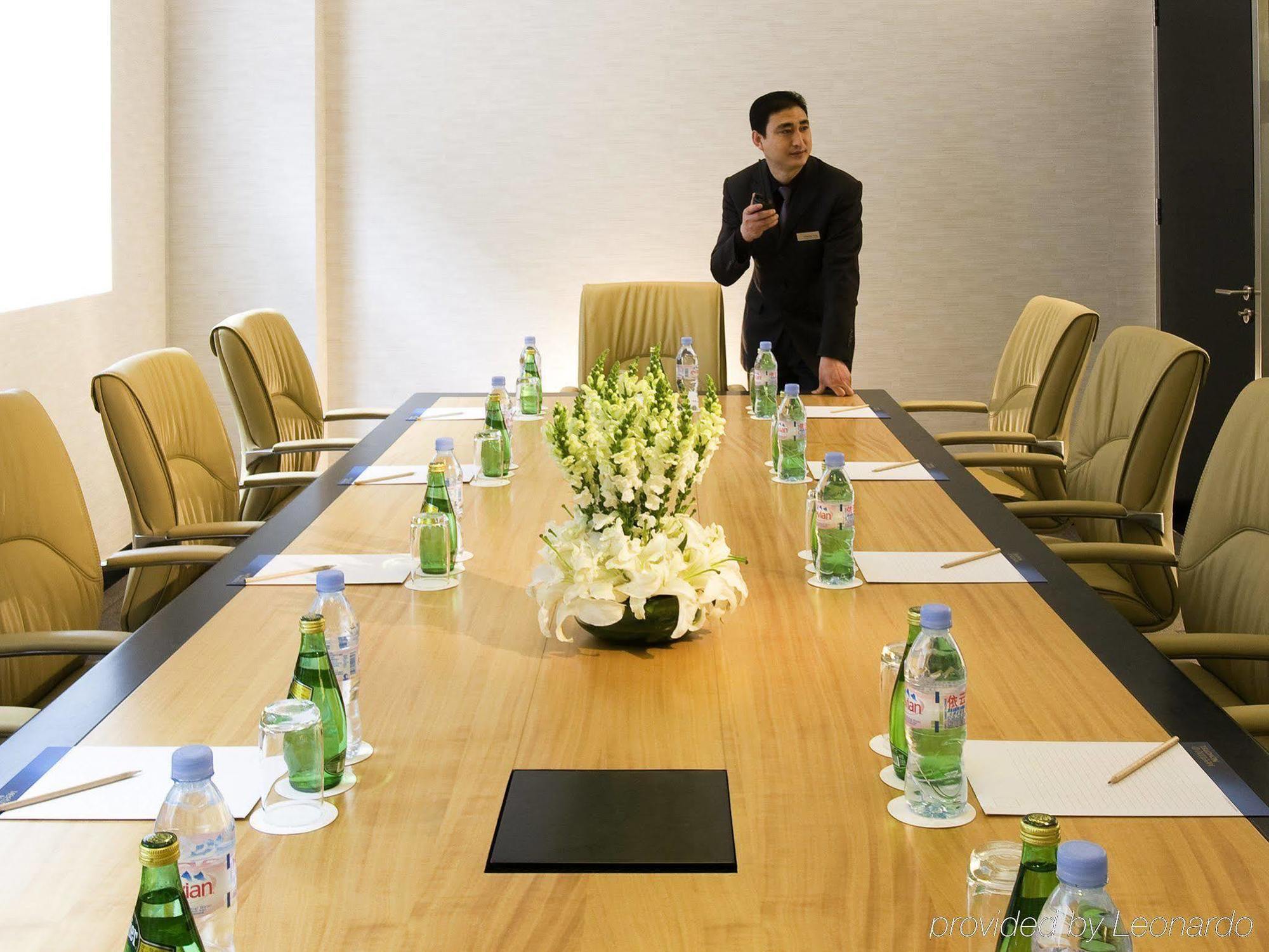 Novotel Beijing Sanyuan Екстер'єр фото