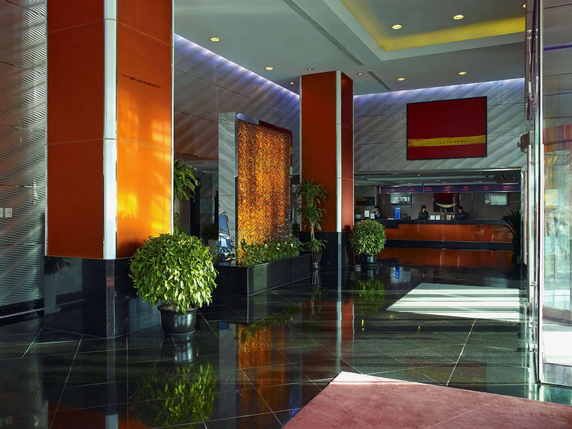 Novotel Beijing Sanyuan Екстер'єр фото